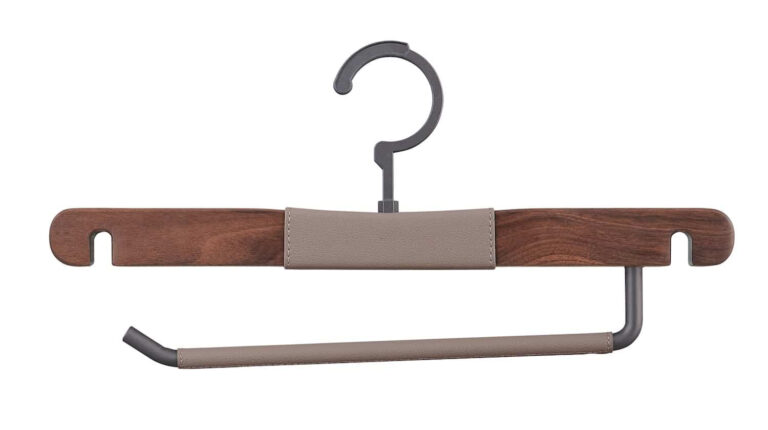 PANTS HANGER