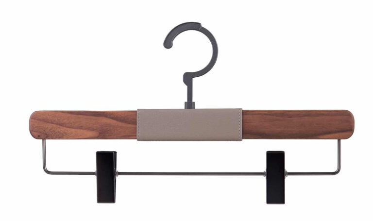 SKIRT HANGER