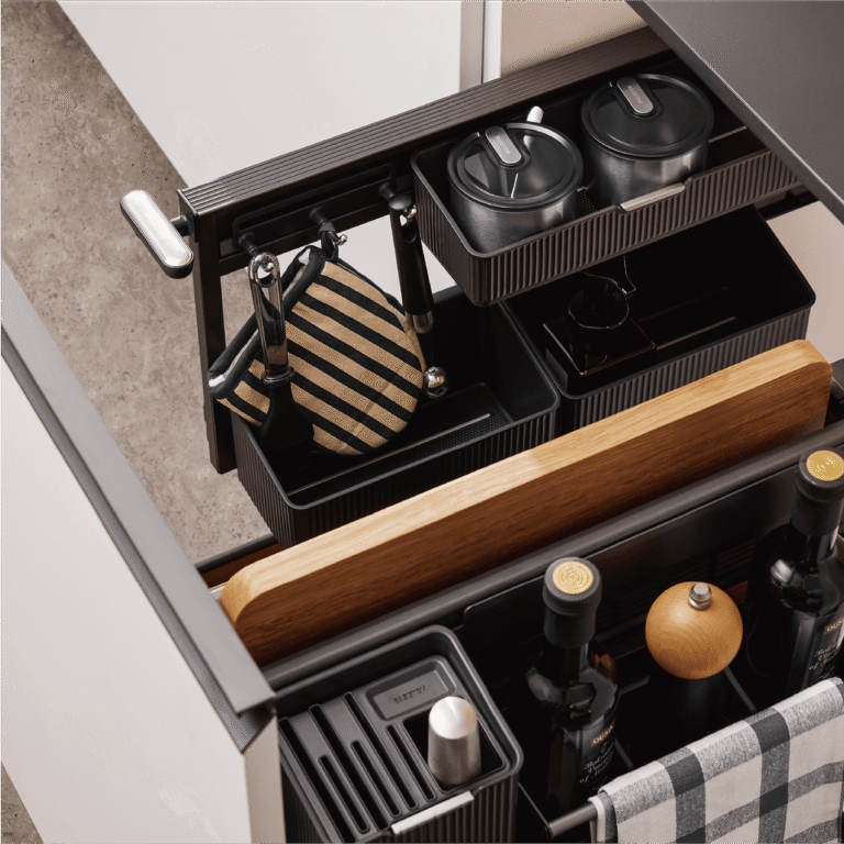 550 Integrated Pull-Out Unit (with Secondary Pull-Out Basket)