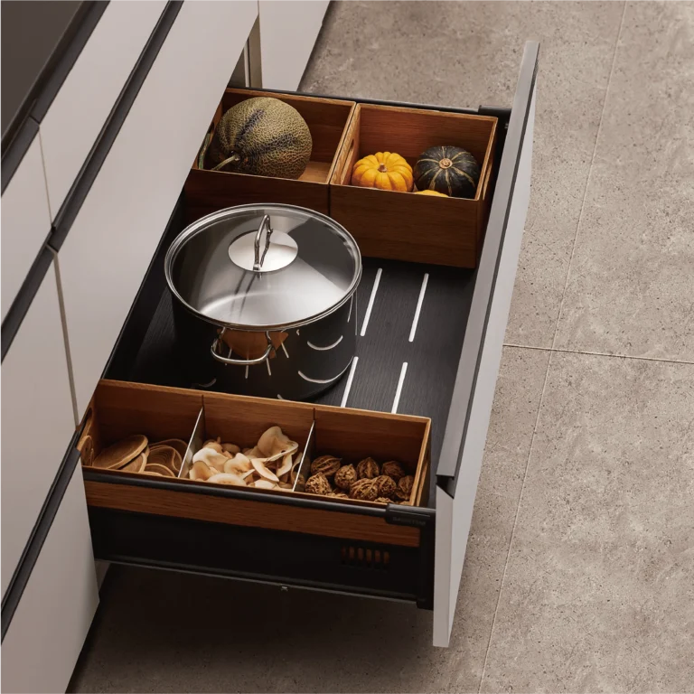 Pot Pull-Out Drawer